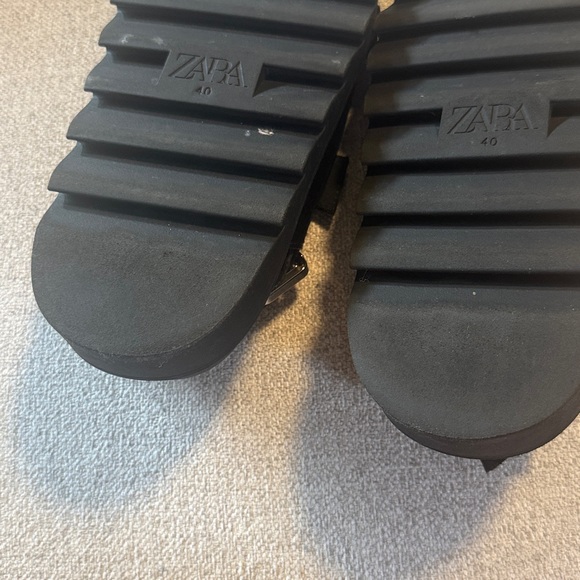 Zara Glossy Black Sandals - Picture 7 of 9